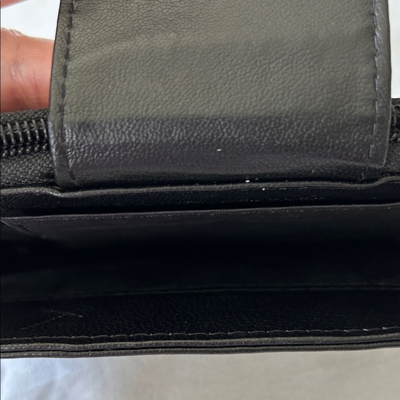 Chic Black Wristlet Clutch - Picture 3 of 8